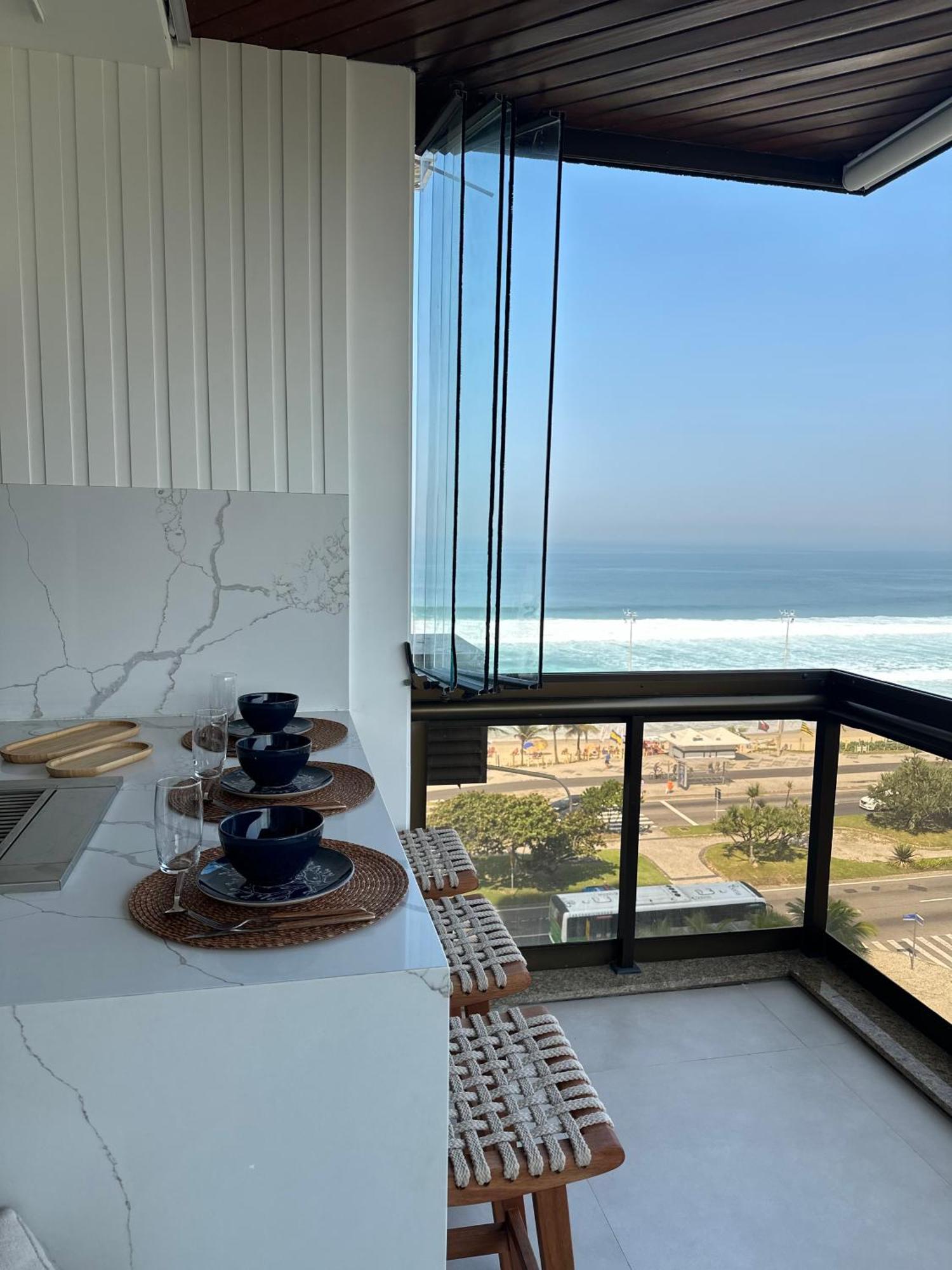 Lindo Apto No Melhor Lugar Da Barra Da Tijuca! Com Uma Vista De Tirar O Folego, Frente Para O Mar! Totalmente Equipado E Decorado Ao Lado Dos Melhores Hoteis E Quiosques Da Barra! Portaria 24H, Piscina, Sauna, Jacuzzi, Academia, Garagem, Wi-Fi, Lavan Rio de Janeiro Exterior photo