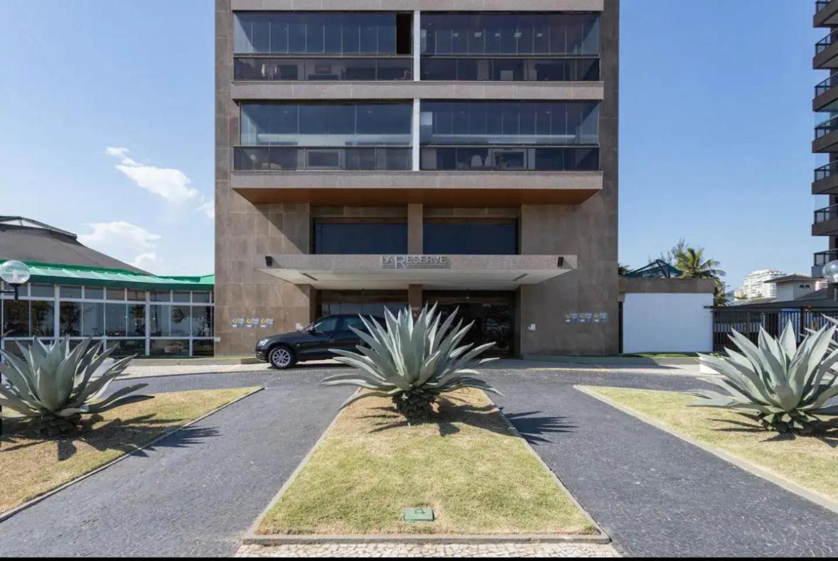 Lindo Apto No Melhor Lugar Da Barra Da Tijuca! Com Uma Vista De Tirar O Folego, Frente Para O Mar! Totalmente Equipado E Decorado Ao Lado Dos Melhores Hoteis E Quiosques Da Barra! Portaria 24H, Piscina, Sauna, Jacuzzi, Academia, Garagem, Wi-Fi, Lavan Rio de Janeiro Exterior photo